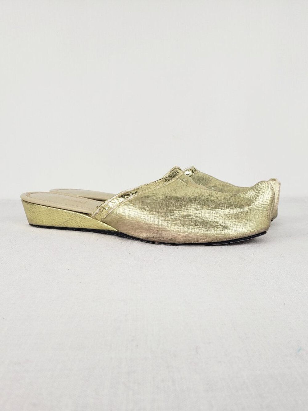 Beacon Merry Mules 60s Gold Harem Slippers Pointy Toe Elf Shoes Womens 7.5